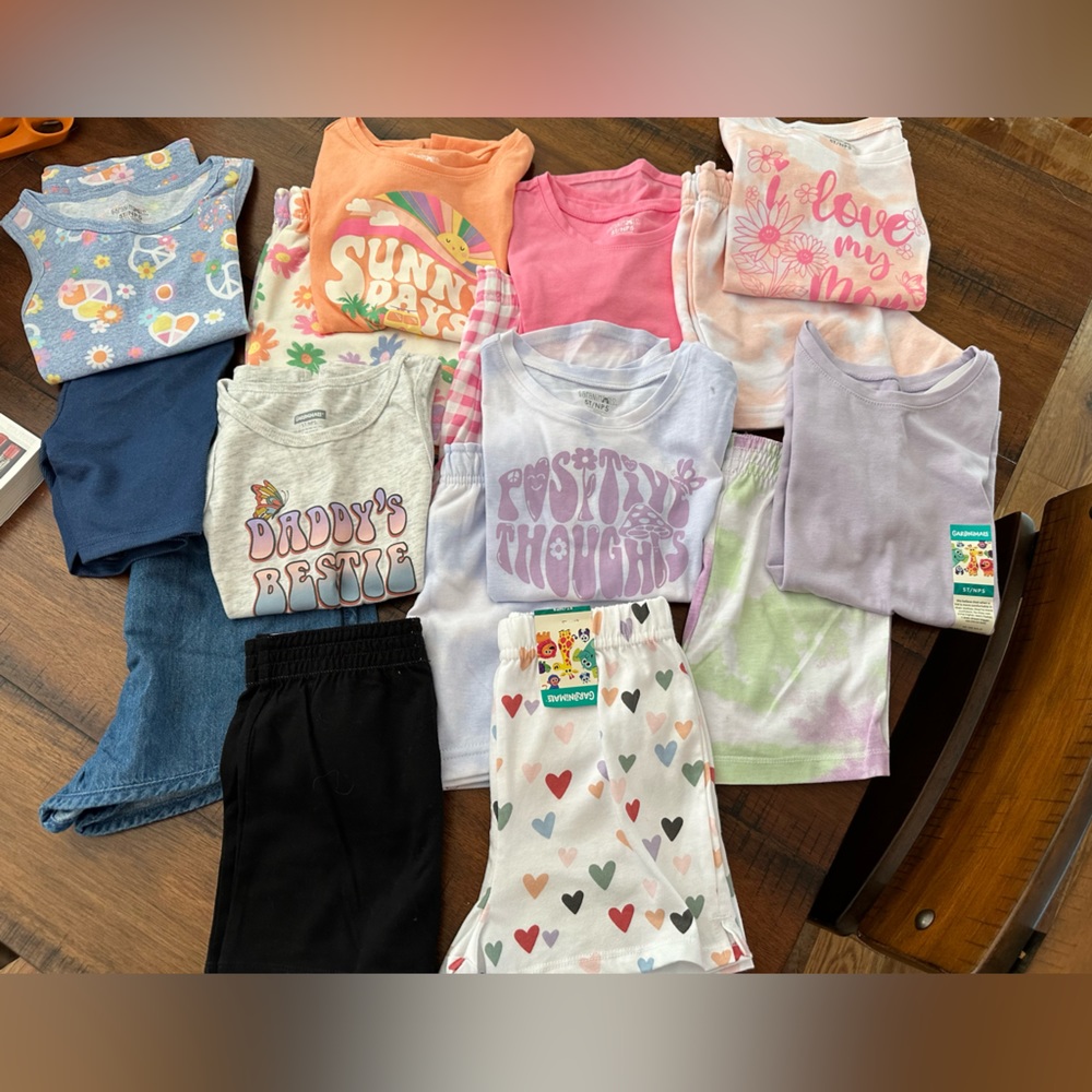 Girls 5T lot short sets